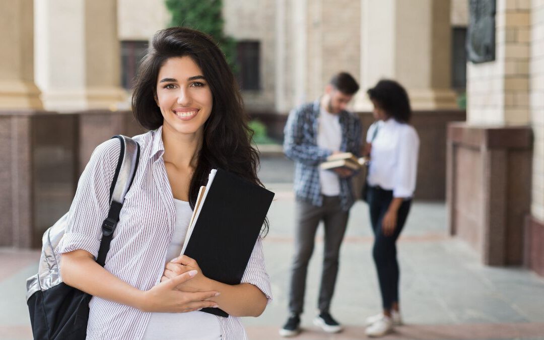 Convocatorias abiertas 2025: Oportunidades para estudiantes y educadores